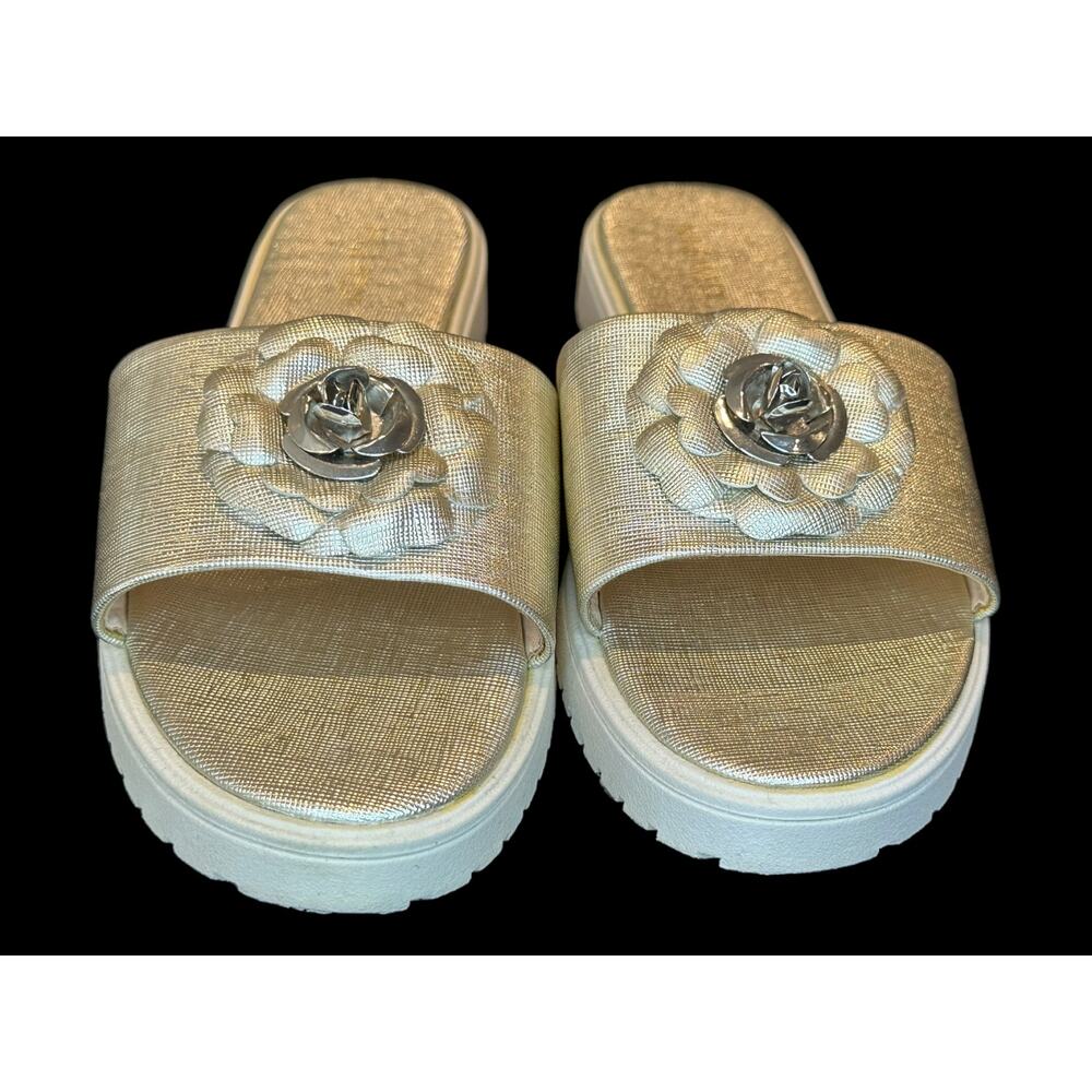 Nine West Silver Sandals With Flower Womens Size 8